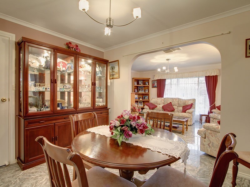 80 Warburton Drive, Woodcroft SA 5162