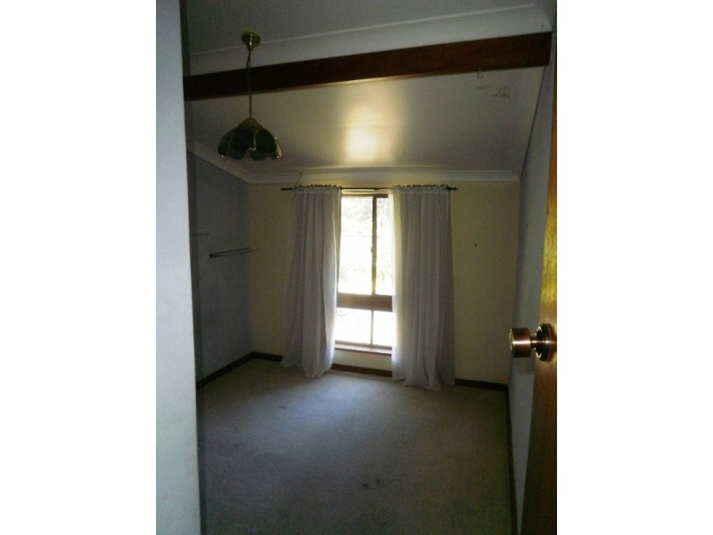 5 Tania Drive, Aberfoyle Park SA 5159