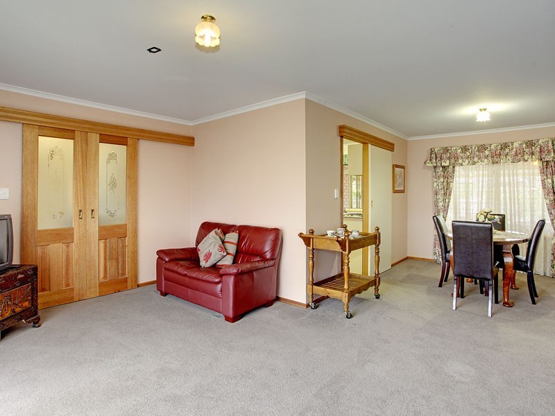 2 Angas Walk, Woodcroft SA 5162