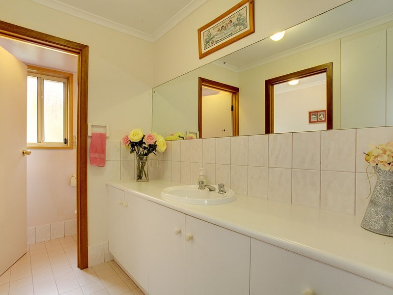 2 Angas Walk, Woodcroft SA 5162