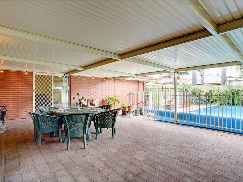 2 Angas Walk, Woodcroft SA 5162