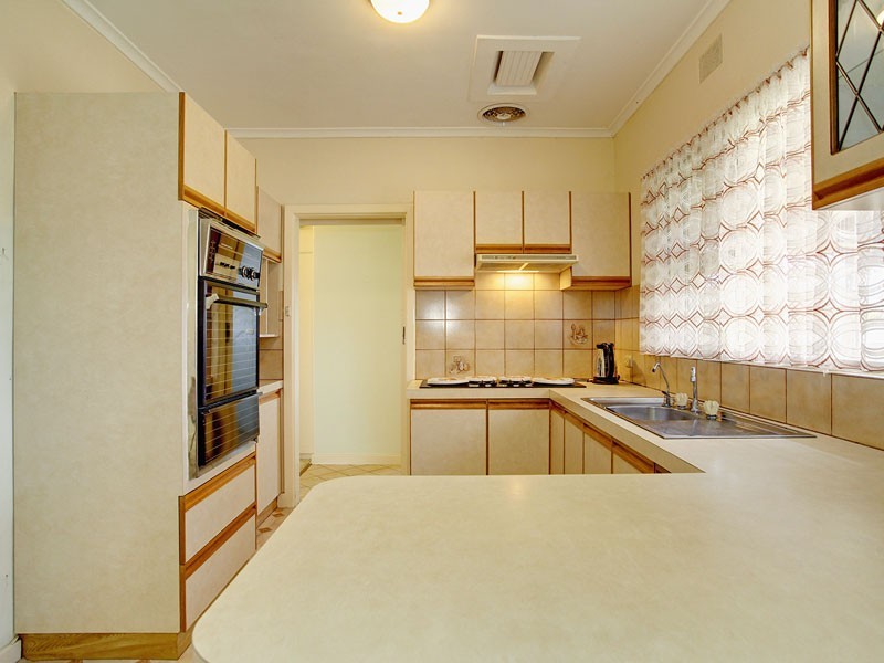 18 Somerfield Avenue, Reynella SA 5161