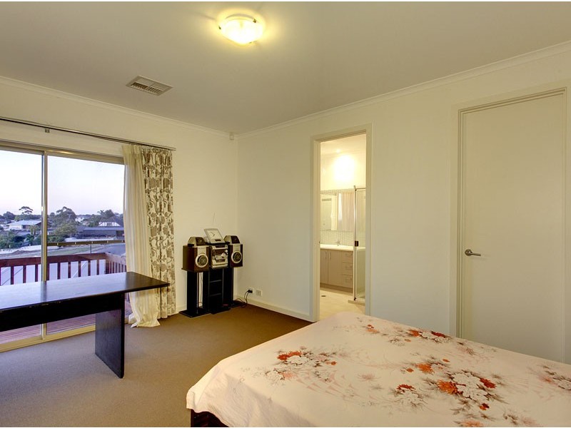 10 Corrimal Avenue, Noarlunga Downs SA 5168