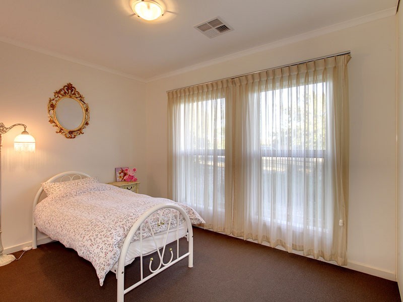 10 Corrimal Avenue, Noarlunga Downs SA 5168