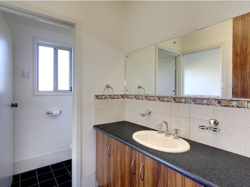 28 Valleyview Crescent, Hackham West SA 5163