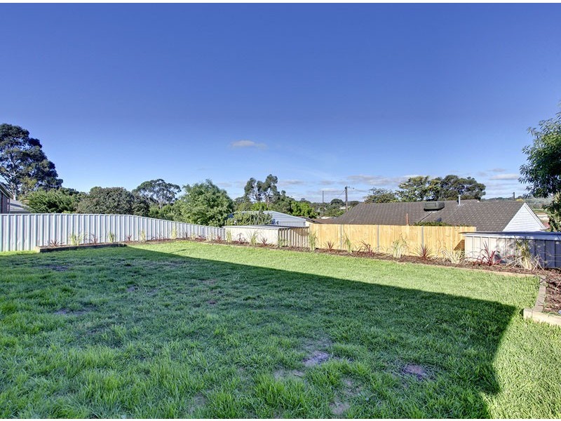 28 Valleyview Crescent, Hackham West SA 5163