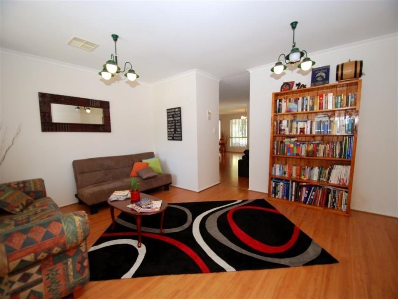 18 Berenwode Circuit, Morphett Vale SA 5162