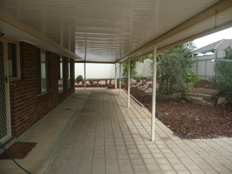 18 Berenwode Circuit, Morphett Vale SA 5162