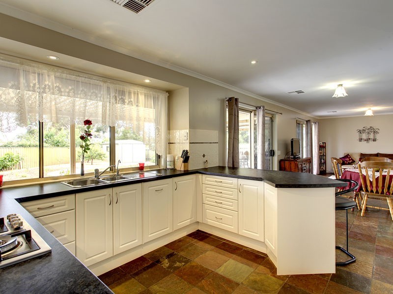 17 Marrington Circuit, Morphett Vale SA 5162