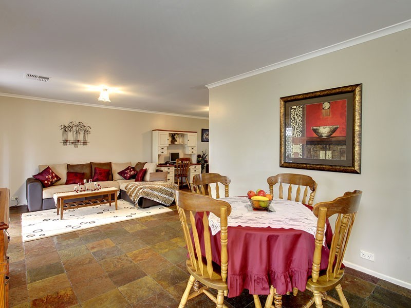 17 Marrington Circuit, Morphett Vale SA 5162