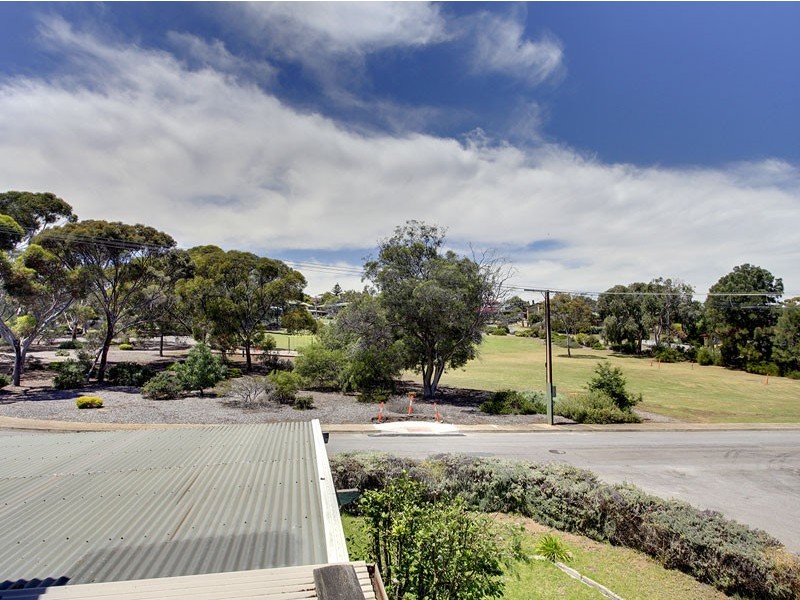 9 Hender Avenue, Port Noarlunga SA 5167