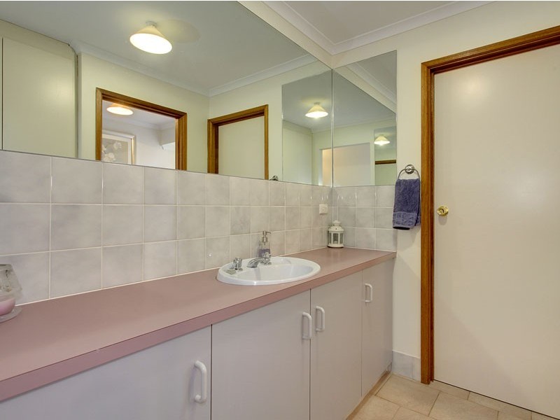 21 Valley View Drive, Mclaren Vale SA 5171