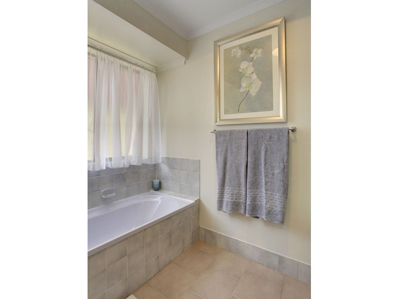 21 Valley View Drive, Mclaren Vale SA 5171