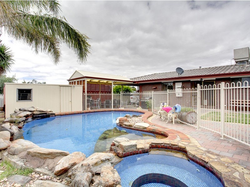 13 Abiona Street, Flagstaff Hill SA 5159