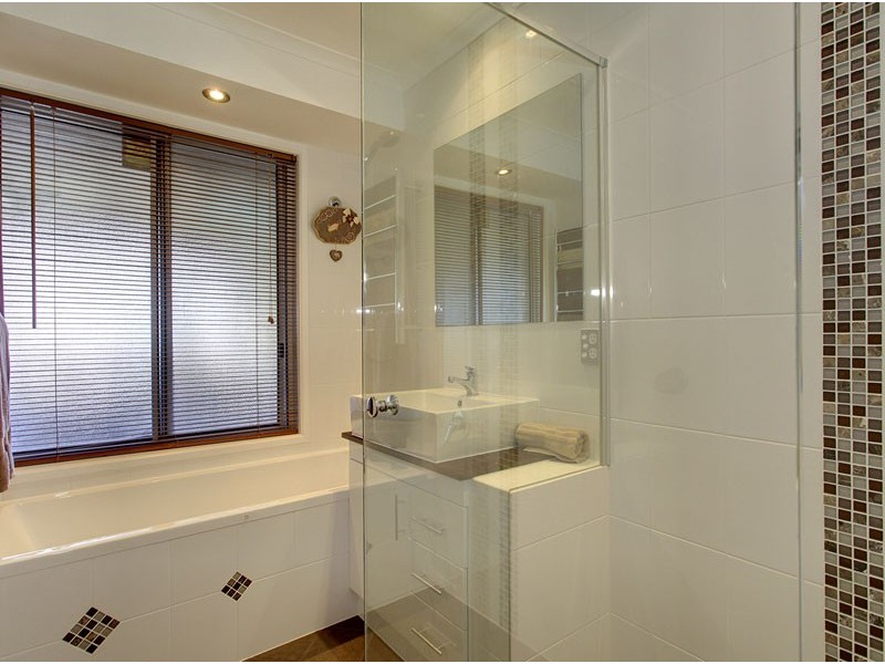 6 Lanceley Court, Trott Park SA 5158