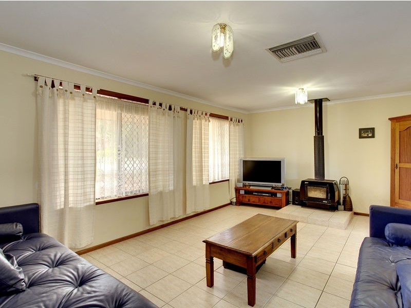 12 Evelyn Sturt Drive, Willunga SA 5172