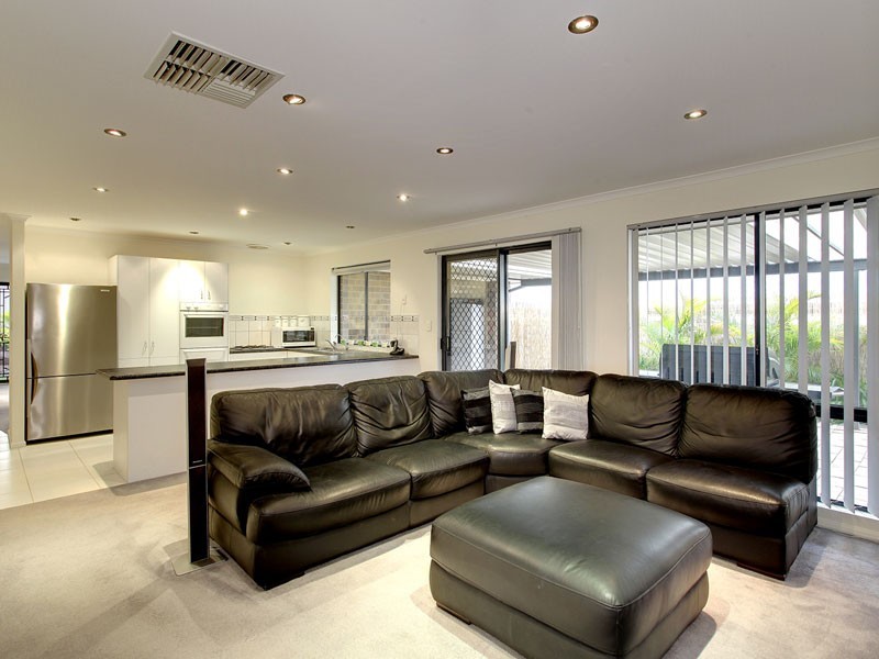 2 Brampton Court, Hallett Cove SA 5158