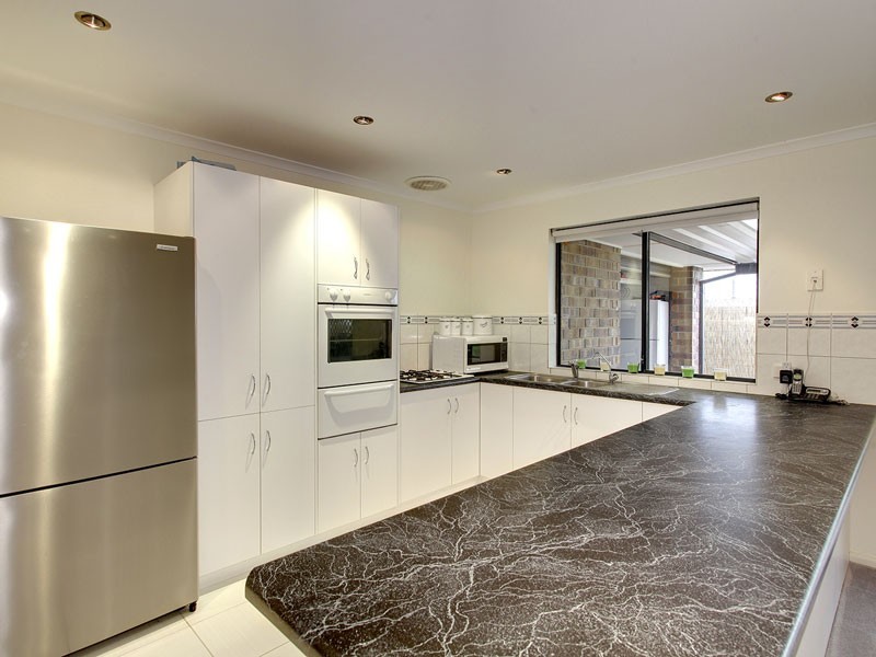 2 Brampton Court, Hallett Cove SA 5158