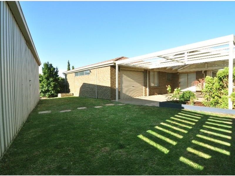 6 St Andrews Way, Morphett Vale SA 5162