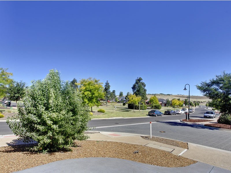 2 Kari Crescent, Huntfield Heights SA 5163