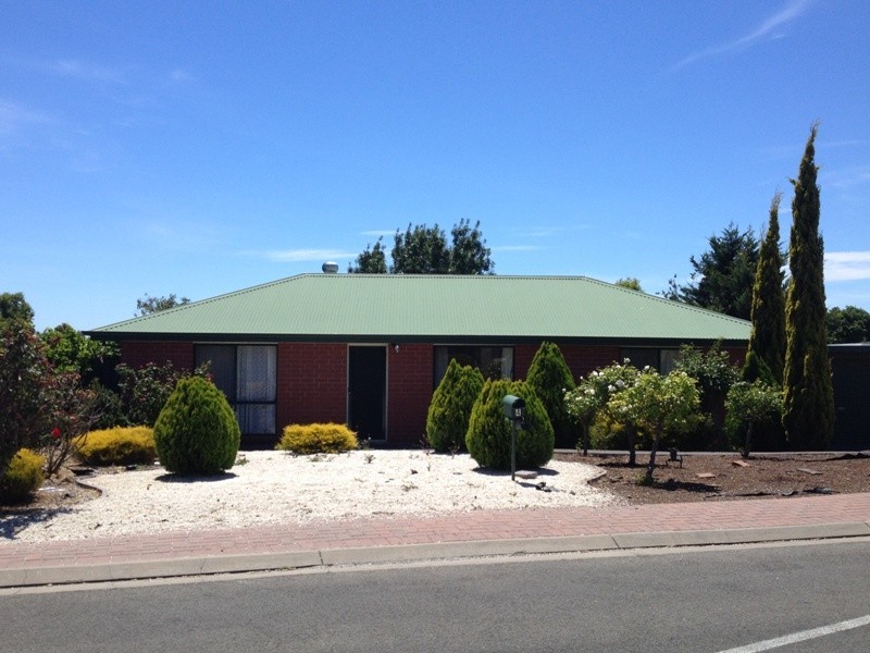 4 Mawson Circuit, Woodcroft SA 5162