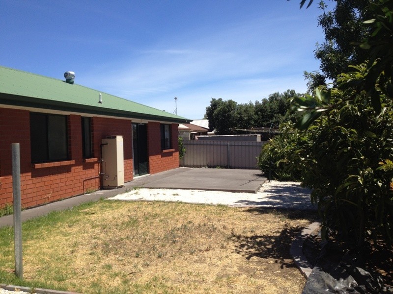 4 Mawson Circuit, Woodcroft SA 5162