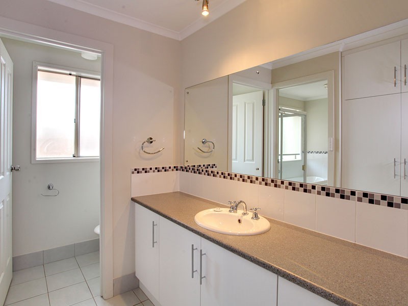 4 Rose Court, Hackham SA 5163