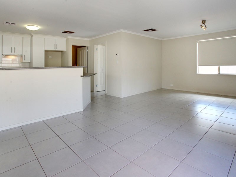 4 Rose Court, Hackham SA 5163