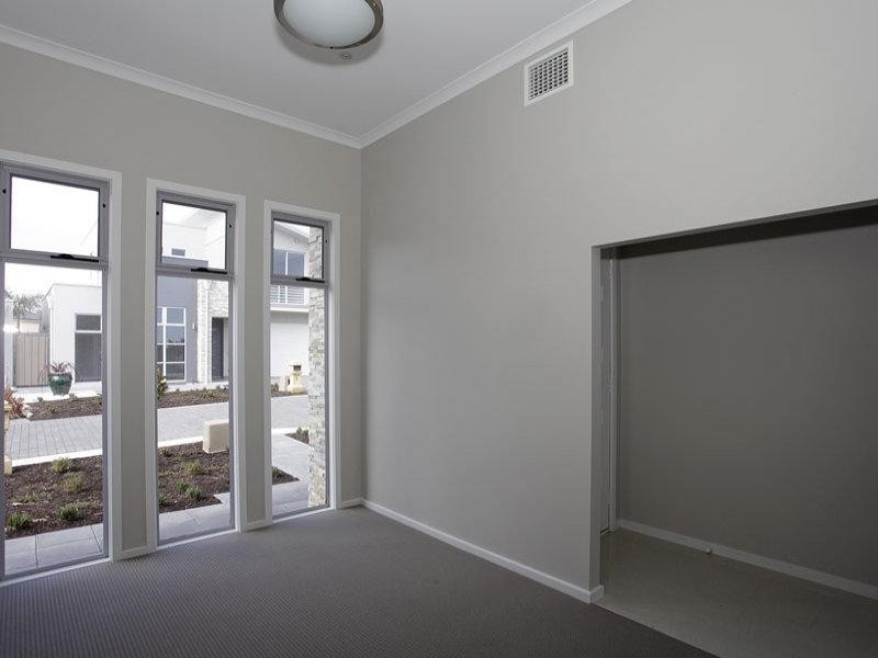 1/10 Commercial Road, Port Noarlunga South SA 5167