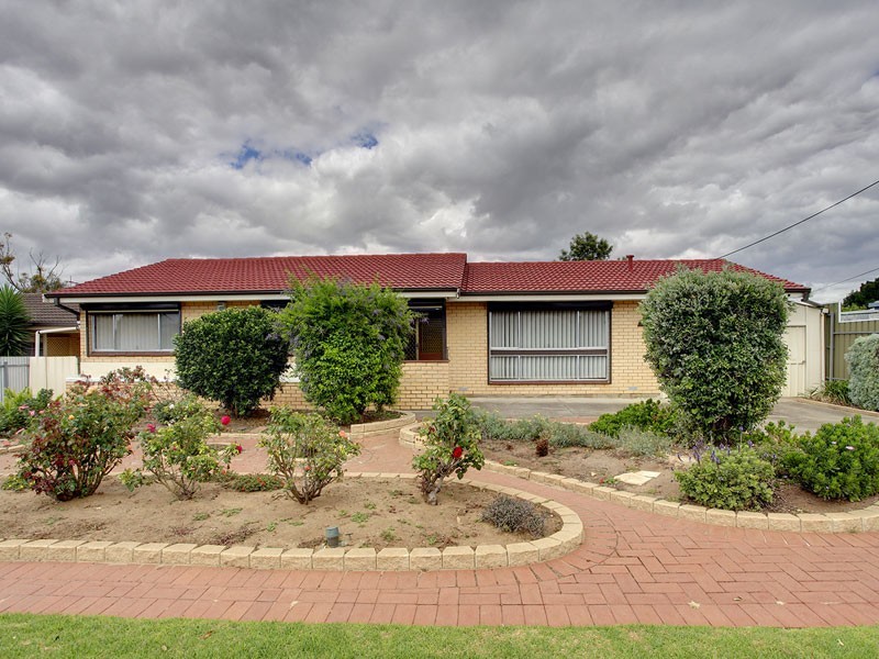 10 Woodstock Avenue, Christie Downs SA 5164