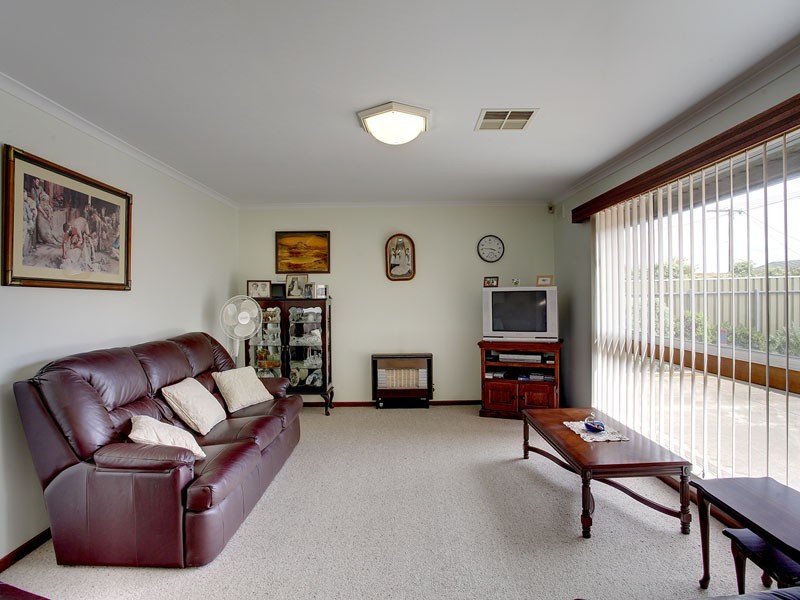 10 Woodstock Avenue, Christie Downs SA 5164