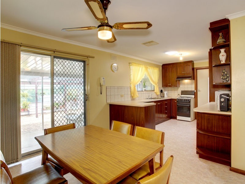 10 Woodstock Avenue, Christie Downs SA 5164