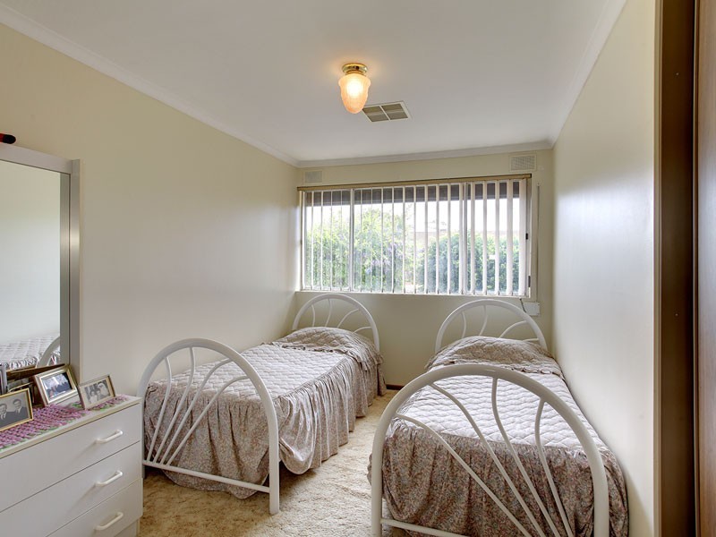 10 Woodstock Avenue, Christie Downs SA 5164