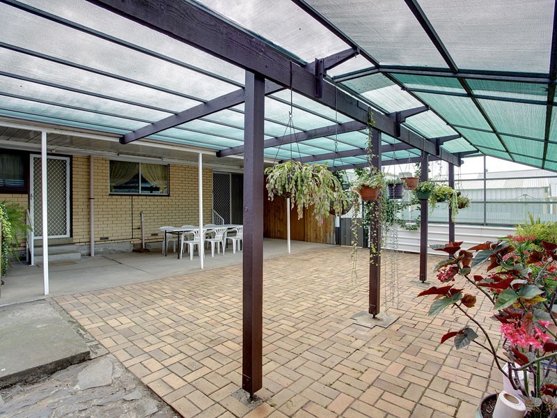 10 Woodstock Avenue, Christie Downs SA 5164