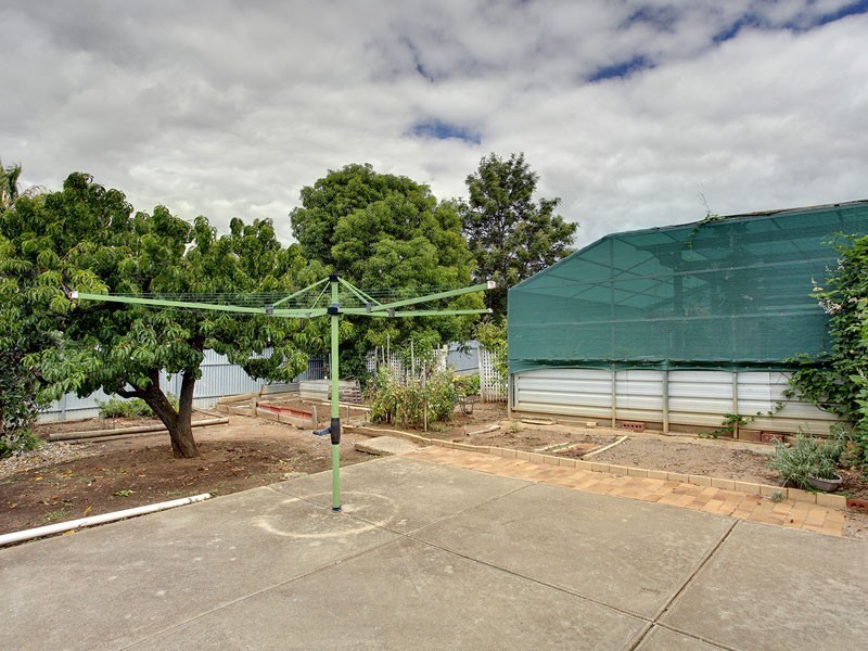 10 Woodstock Avenue, Christie Downs SA 5164