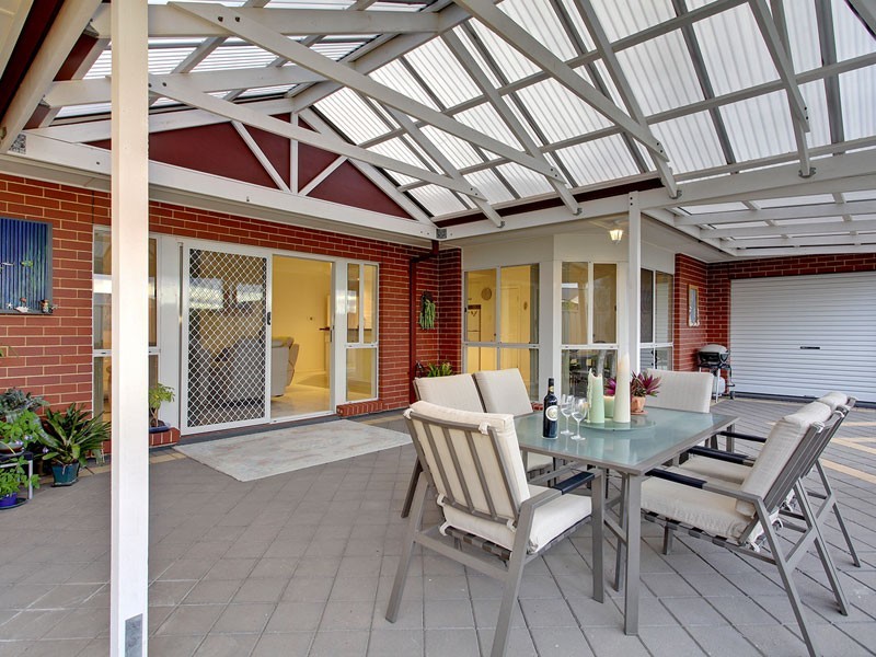 1 Landseer Crescent, Seaford Rise SA 5169