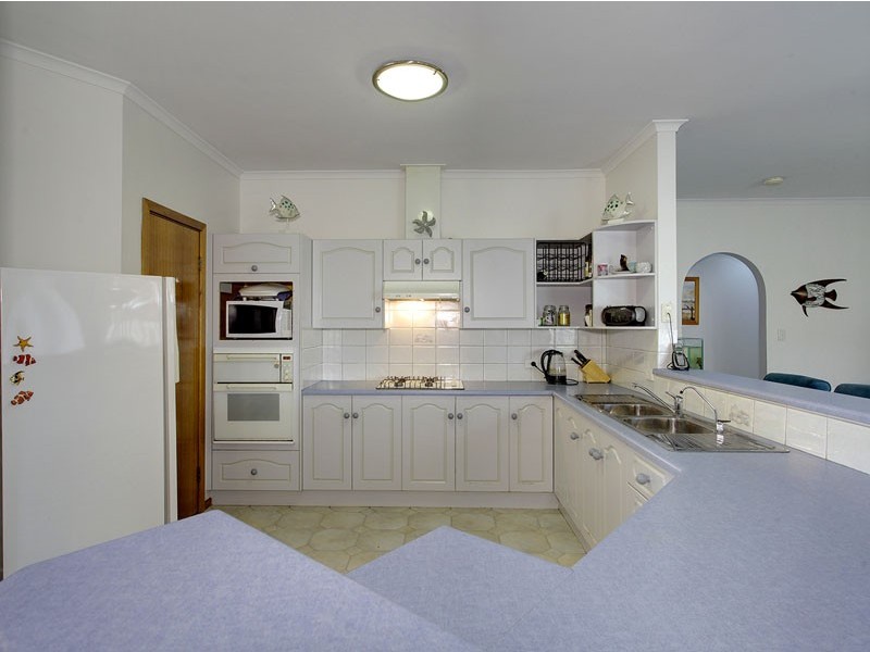 6 Meadfoot Close, Moana SA 5169
