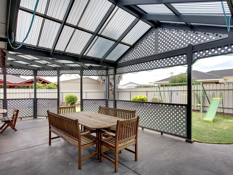 6 Meadfoot Close, Moana SA 5169