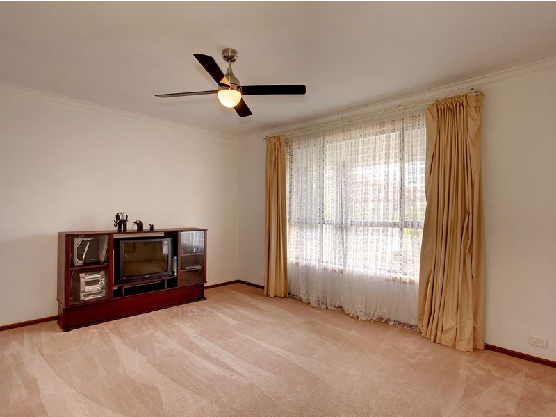 6 Meadfoot Close, Moana SA 5169