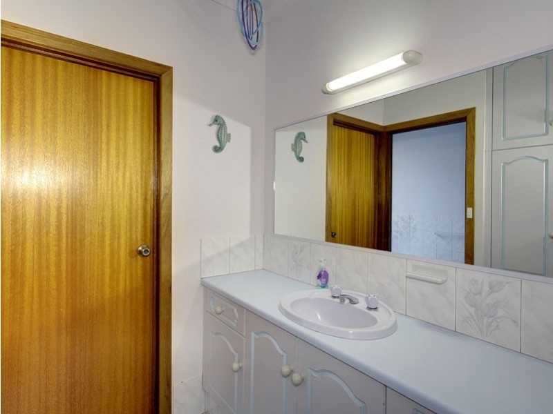6 Meadfoot Close, Moana SA 5169