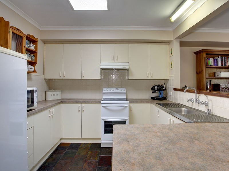 6 Rubin Crescent, Happy Valley SA 5159