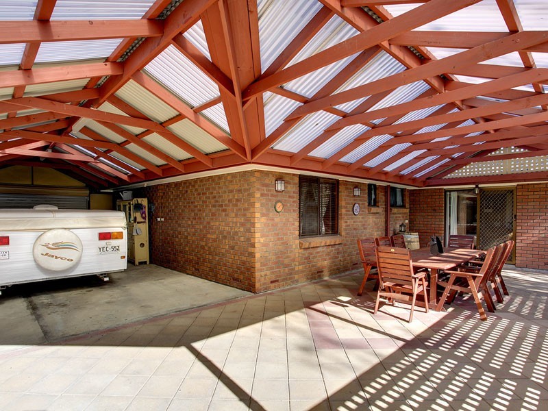 6 Rubin Crescent, Happy Valley SA 5159