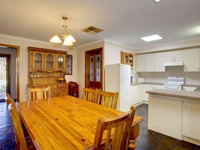 6 Rubin Crescent, Happy Valley SA 5159