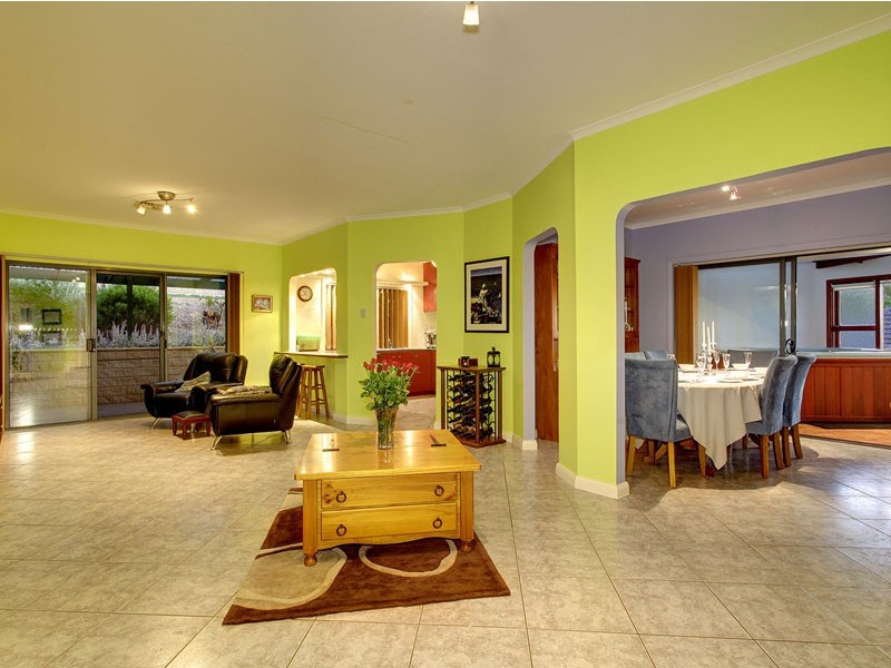 5 Kevin Court, Happy Valley SA 5159