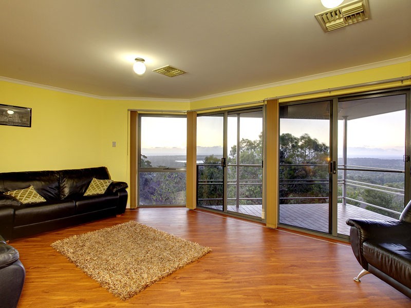 5 Kevin Court, Happy Valley SA 5159