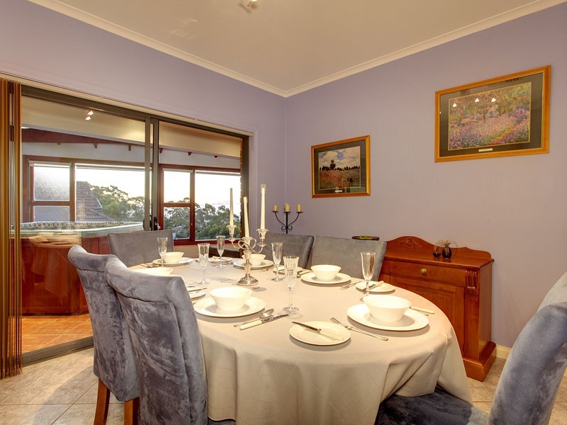 5 Kevin Court, Happy Valley SA 5159