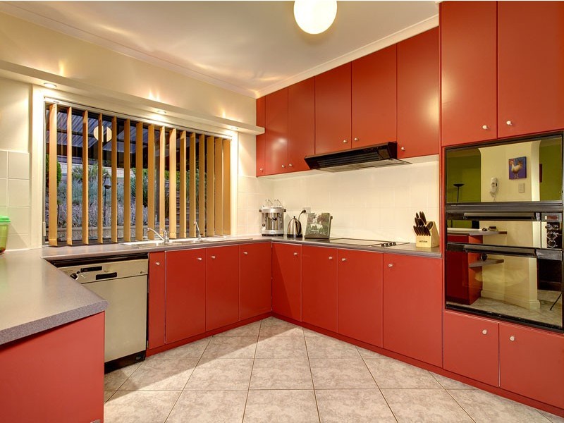 5 Kevin Court, Happy Valley SA 5159