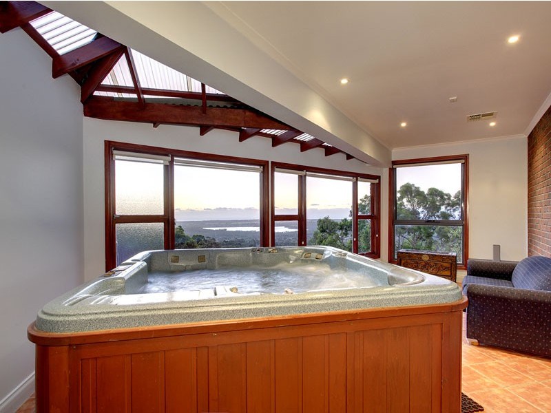 5 Kevin Court, Happy Valley SA 5159