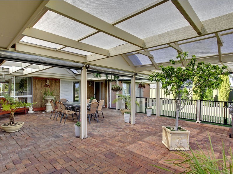 8 Siegersdorf Crescent, Old Reynella SA 5161