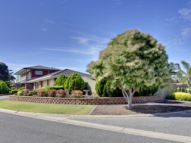 8 Siegersdorf Crescent, Old Reynella SA 5161